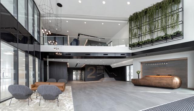 光線(xiàn)充足的小型辦公室裝修